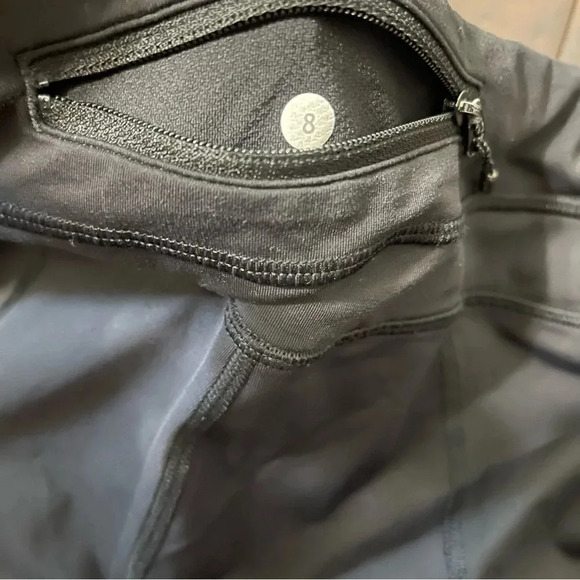 Lululemon Black Leggings Women’s Size 8 Cropped Back Zip Pocket - Picture 10 of 10